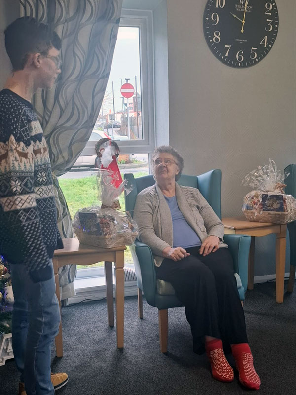 Zachary-Christmas-Hamper-Donation07 Zachary-Christmas-Hamper-Donation07